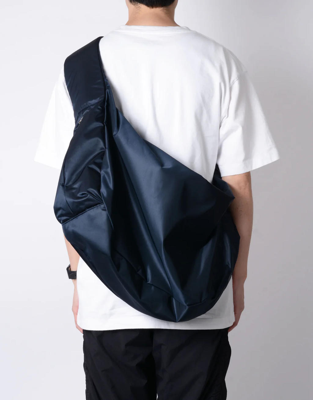 Ark Solid Shoulder Bag L