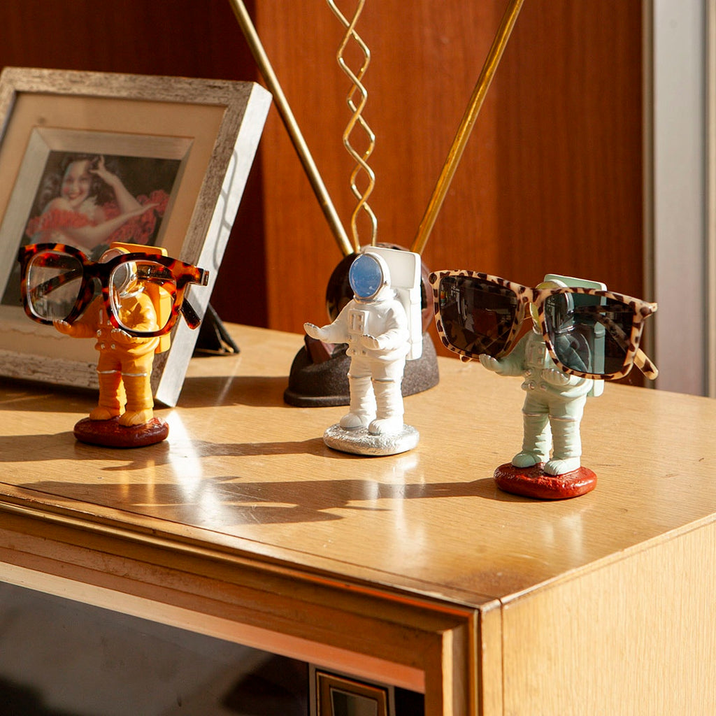 Astronaut Glasses Holder
