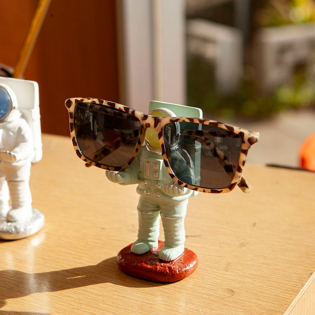 Astronaut Glasses Holder