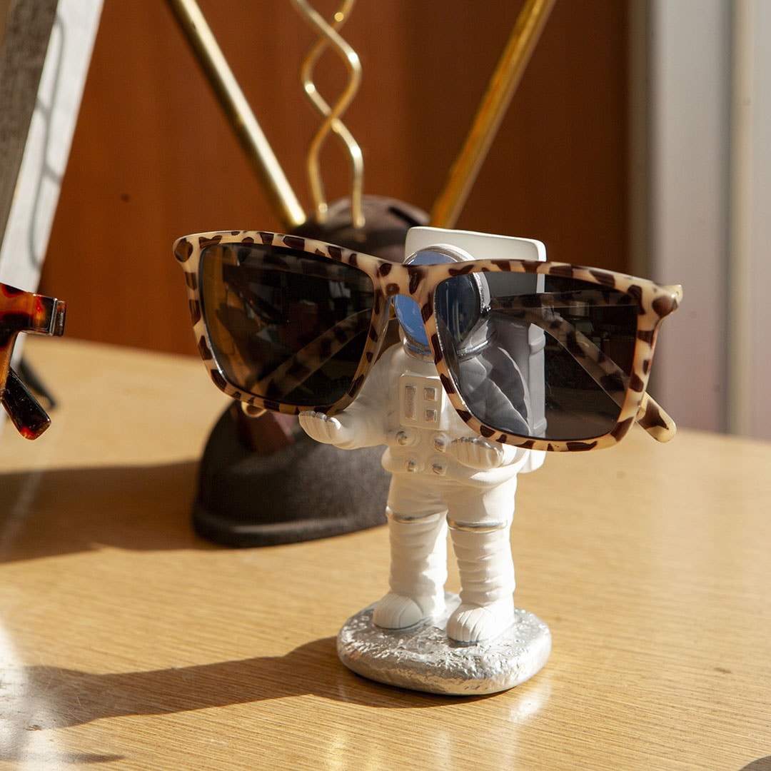 Astronaut Glasses Holder